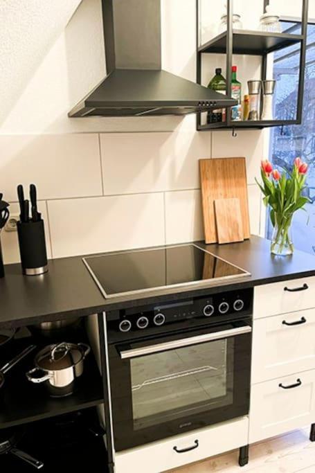 Modernes Apartment Mit Balkon Free Parking Netflix Целле Экстерьер фото